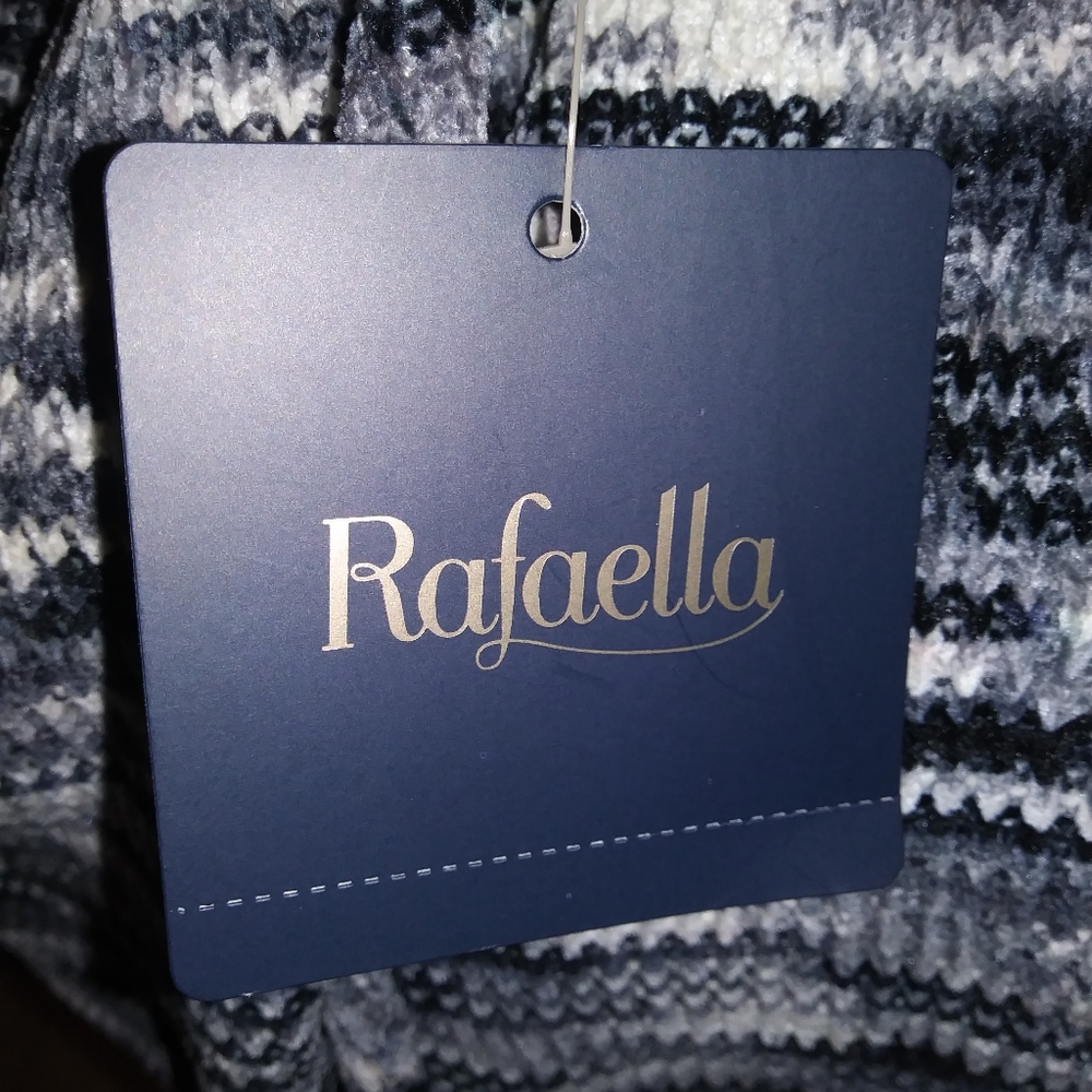 NWT sweater - Picture 4 of 5